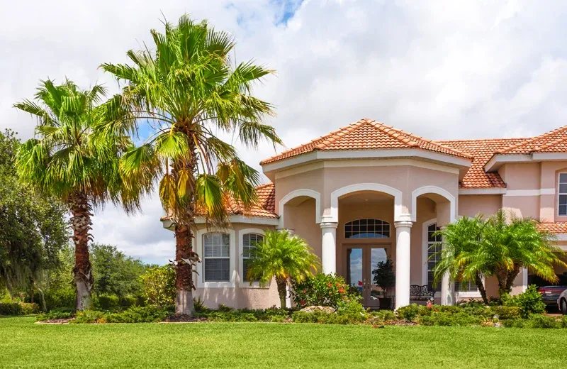 Florida house with nice green healthy front yard